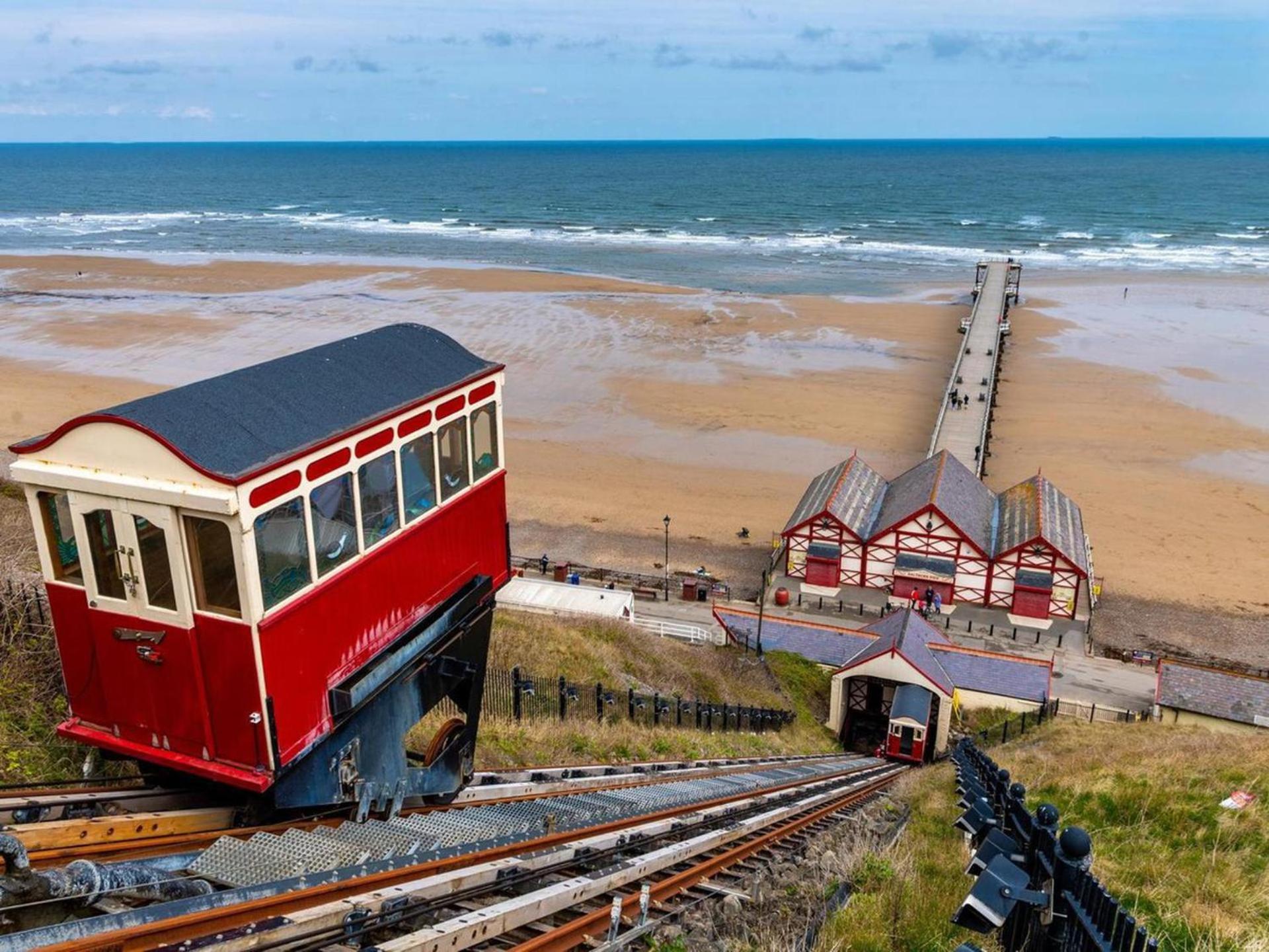Restored Circus Wagon Saltburn-by-the-Sea Extérieur photo
